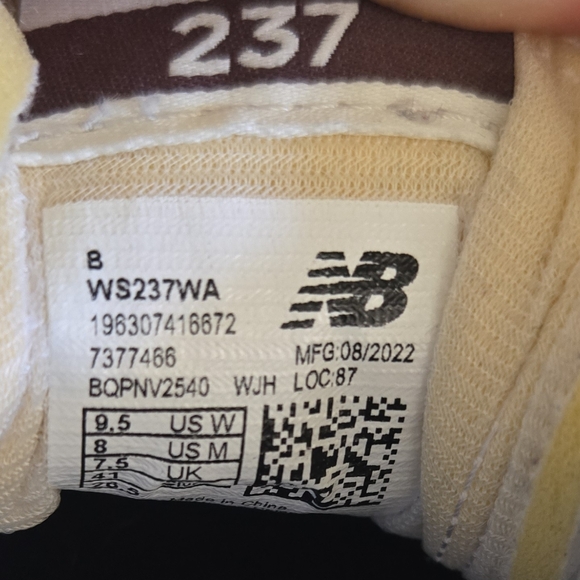 Women's New Balance 237 Retro Sneaker - Picture 4 of 4